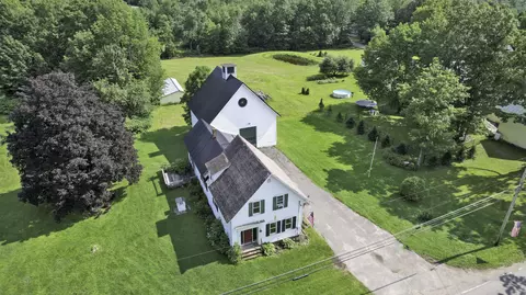 43 Corinna Rd, Saint Albans, ME 04971
