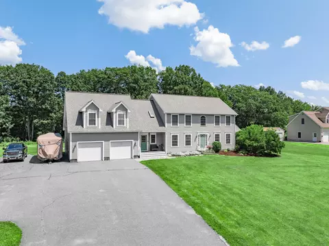 39 Deer Run Dr, Orrington, ME 04474