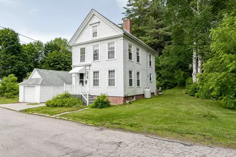 15 Pine St, Kittery, ME 03904