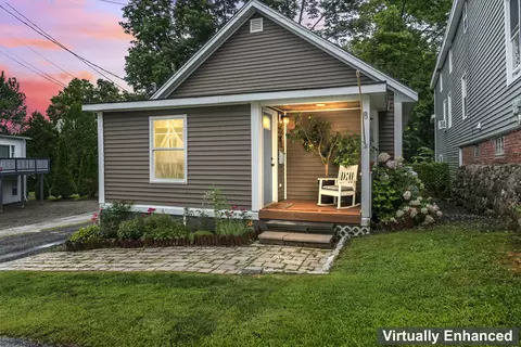 8 Oak St, Gardiner, ME 04345