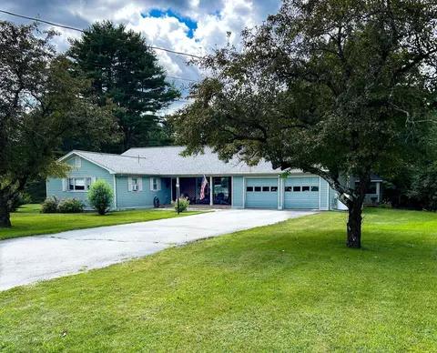 609 Waldoboro Rd, Jefferson, ME 04348