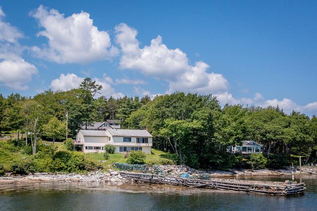 77 Barters Point Rd, Saint George, ME 04860