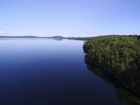 4 Salmon Point Ln, Enfield, ME 04493