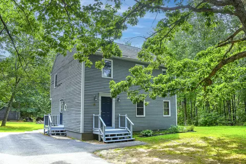 8 Oakwood Cir, Naples, ME 04055