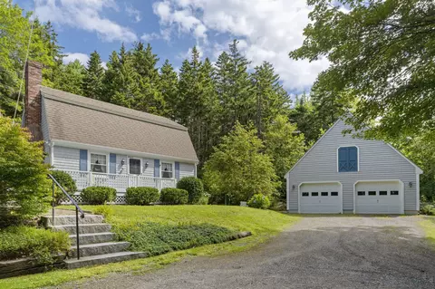 21 Rand Rd, Southport, ME 04576