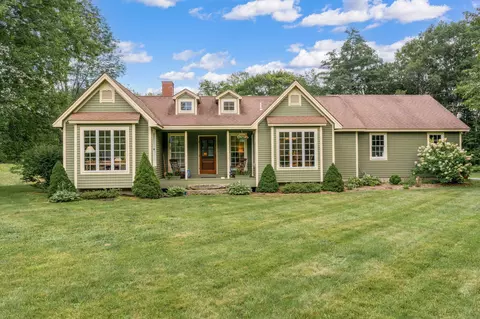 652 Elmwood Rd, Pownal, ME 04069