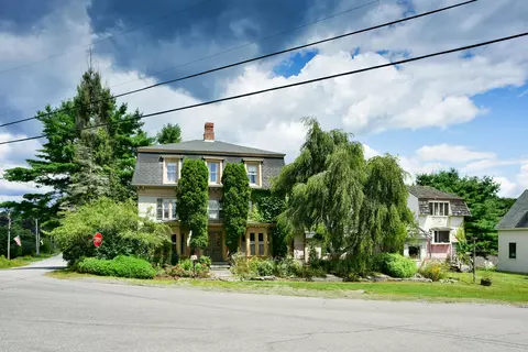2 Back Shore Rd, Bristol, ME 04564