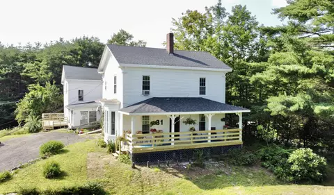 81 Mitchell St, Mechanic Falls, ME 04256