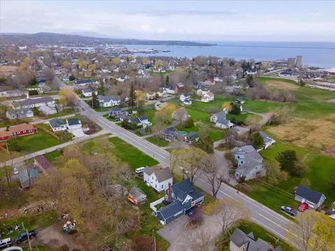 24 Main St, Rockland, ME 04841