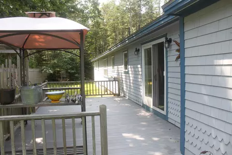 9 Stillmeadow Ln, Trenton, ME 04605
