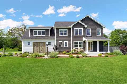 2 Brookview Ln, North Yarmouth, ME 04097