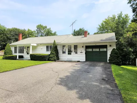 23 Garcelon St, Lewiston, ME 04240