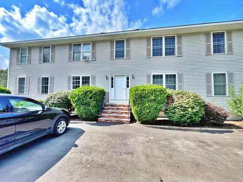 69 Fieldstone Dr #4, Bangor, ME 04401