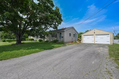 22 Robinhood Dr, Brewer, ME 04412