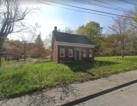 494 Water St, Gardiner, ME 04345