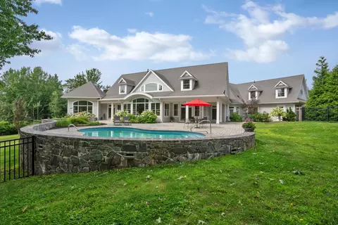 83 Colchester Dr, South Portland, ME 04106