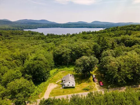 868 Hatchet Mountain Rd, Hope, ME 04847
