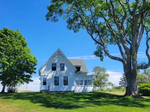 106 Harbor Rd, Swans Island, ME 04685
