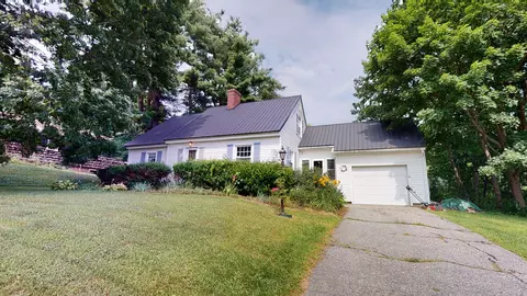 36 Delcliffe Ln, Lewiston, ME 04240