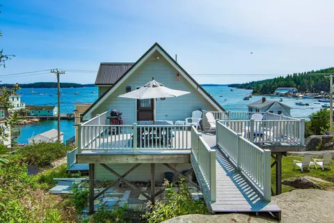 7 Highland Ave, Stonington, ME 04681