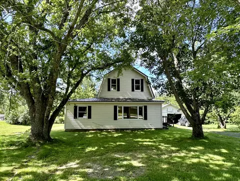 879 Houlton Rd, Baileyville, ME 04694