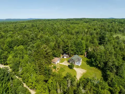 24 Mesa Farm Ln, Blue Hill, ME 04614