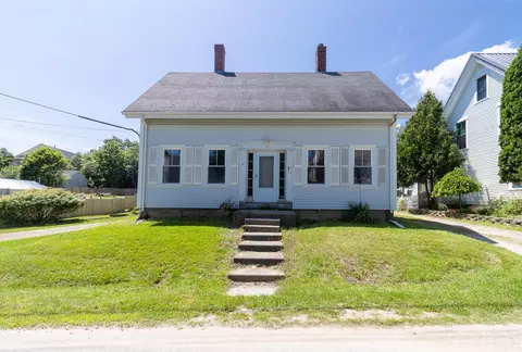 36 Center St, Machias, ME 04654