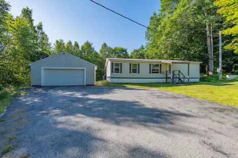 16 Country Ln, Harrison, ME 04040