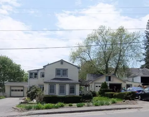 6 Monroe St, Augusta, ME 04330