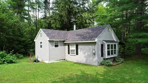 31 Parkman Rd, Wellington, ME 04942