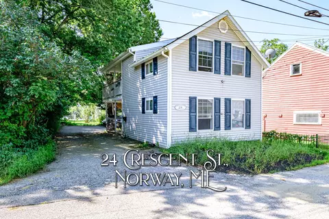 24 Crescent St, Norway, ME 04268