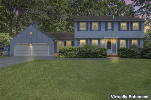 27 Arbor Ave, Topsham, ME 04086