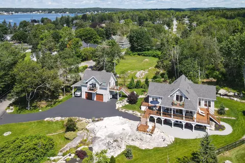 2 Grandview Ave, Boothbay Harbor, ME 04538