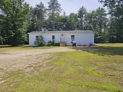 40 Clover Ln, Paris, ME 04281