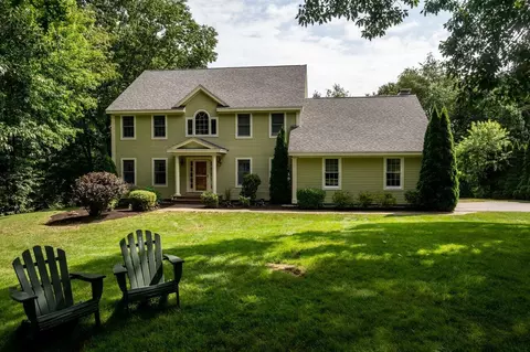 18 Jeffrey Dr, York, ME 03909