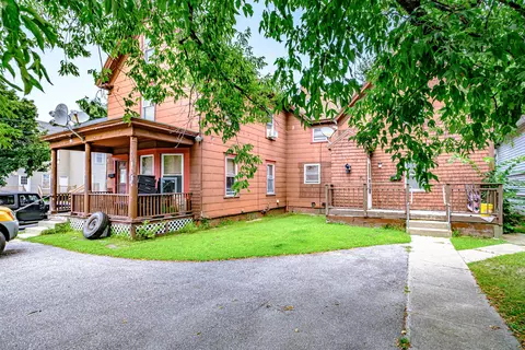 269 Turner St, Auburn, ME 04210