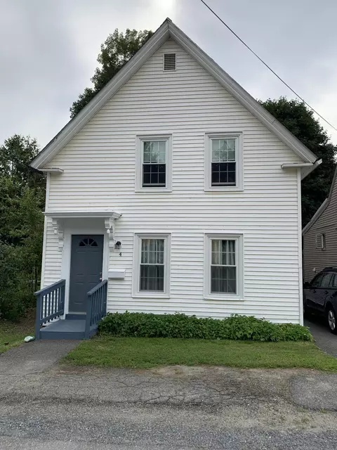 4 Middle St, Hallowell, ME 04347