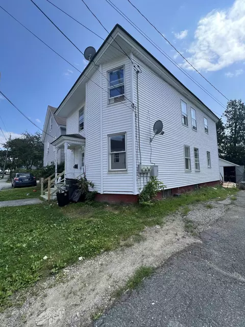 25 Elm St, Lewiston, ME 04240