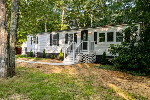 210 Narragansett St, Gorham, ME 04038