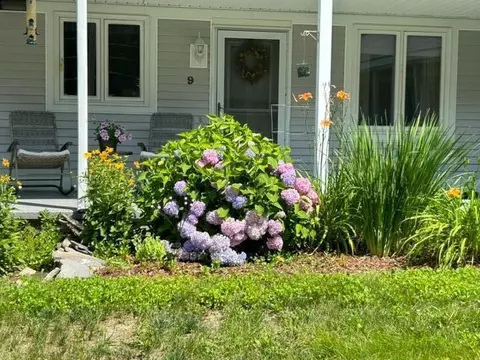 17 Rosswood Green Ln #9, Oakland, ME 04963