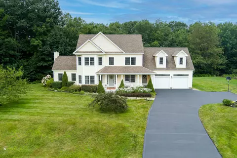 20 Spoondrift Rd, Falmouth, ME 04105