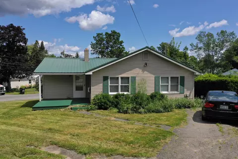 49 Roger St, Bangor, ME 04401