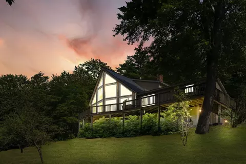 576 Hansons Ridge Rd, Springvale, ME 04083