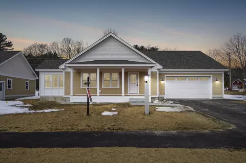 10 Dozer Dr, North Yarmouth, ME 04097