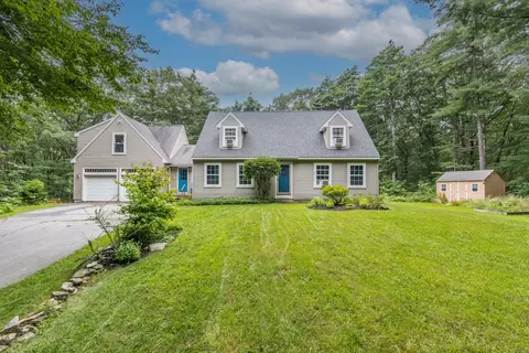 12 Thistle Ln, Falmouth, ME 04105
