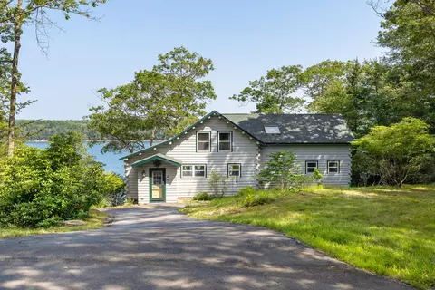 17 Sea Mist Dr N, Boothbay, ME 04537