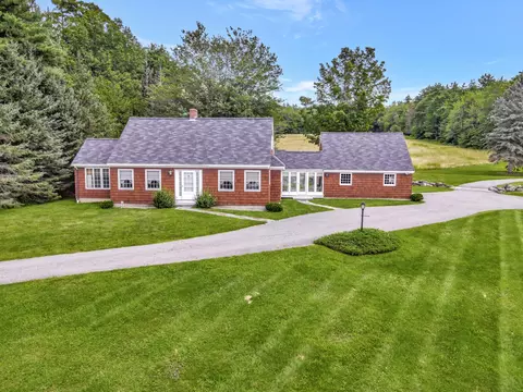 302 Pond Rd, Manchester, ME 04351
