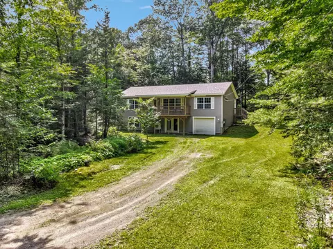 101 Larry Dr, Monmouth, ME 04259