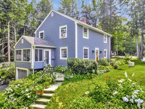 63 Parkwood Dr, Augusta, ME 04330