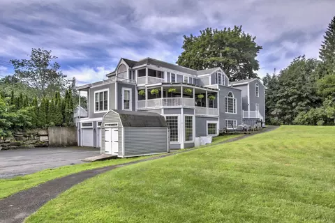 34 Allen Ave Ext, Falmouth, ME 04105